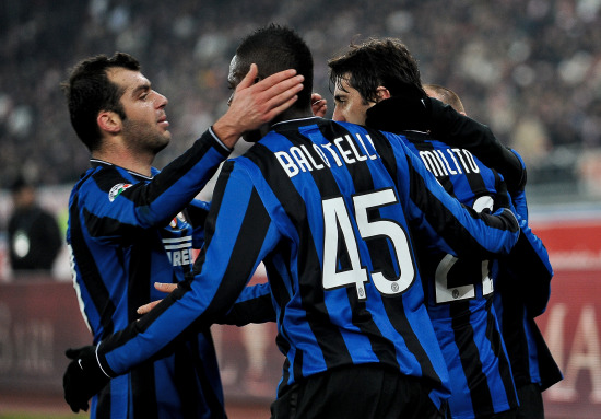 和利物浦一个病情，后防不稳，更衣室失控