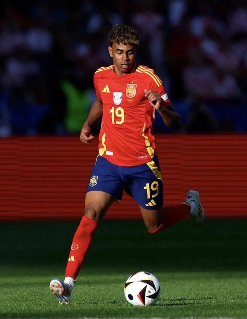 萨里：淘汰AC米兰意义重大，我们将带着斗志继续前行