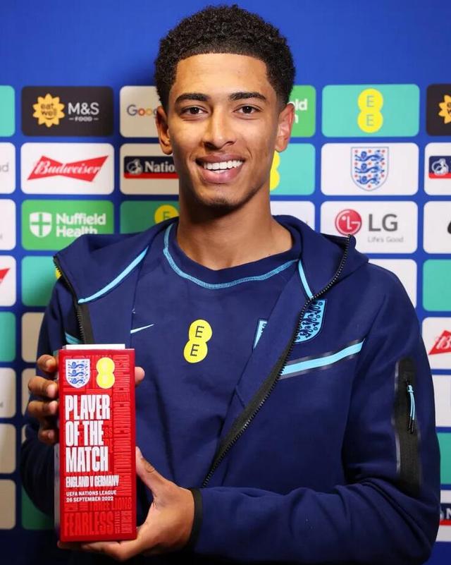 意媒：孔蒂明天回归那不勒斯，要求冬窗实质性引援以重振球队