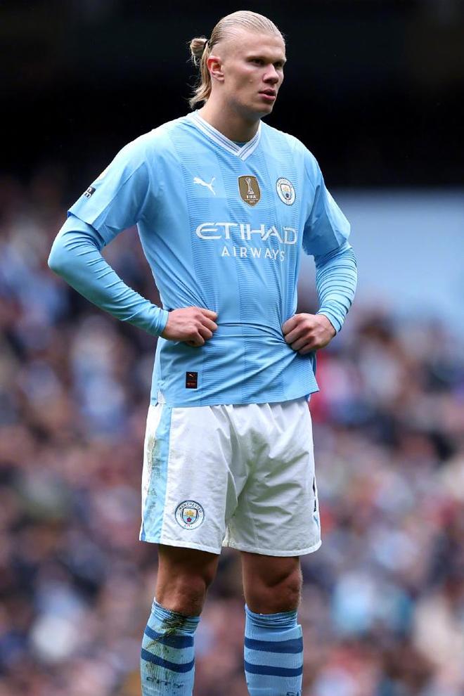 哈兰德的牺牲：曼城3-2绝杀利兹联，他全场仅1射门的背后意义