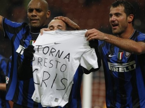 泰山纪念建队32周年，队史5次夺顶级联赛冠军，8次足协杯冠军